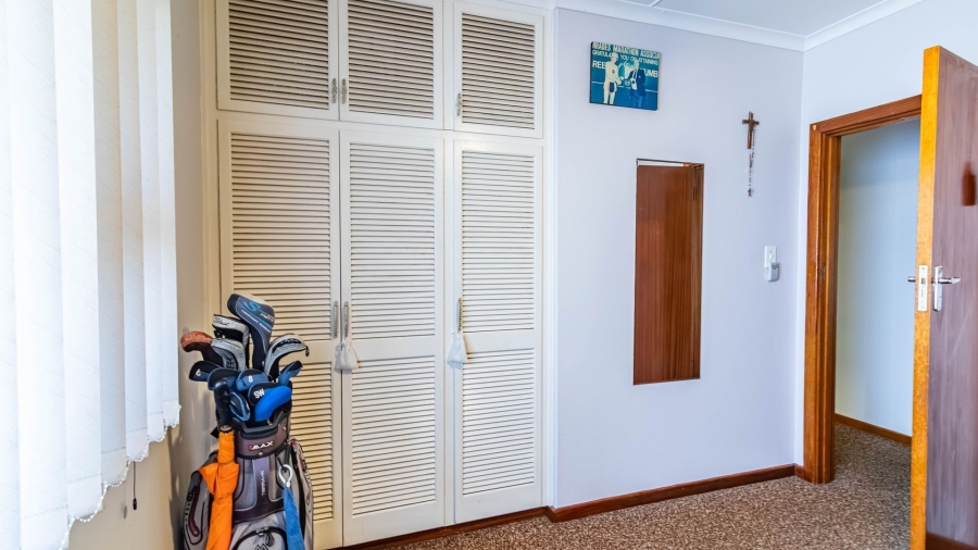 5 Bedroom Property for Sale in Vincent Eastern Cape